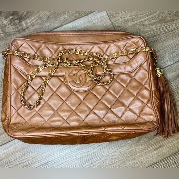Vintage CHANEL CC Tassel Camera Bag in Tan Leather - GUC - Picture 12 of 14